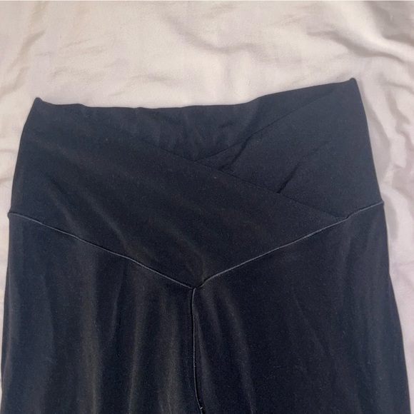 Black cross over leggings - Picture 4 of 4